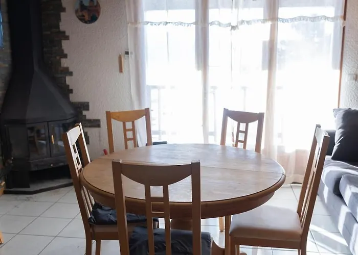 Ferienhaus Maison Familiale - 4 Avec Balcon Et Cheminee - 8 Personnes *